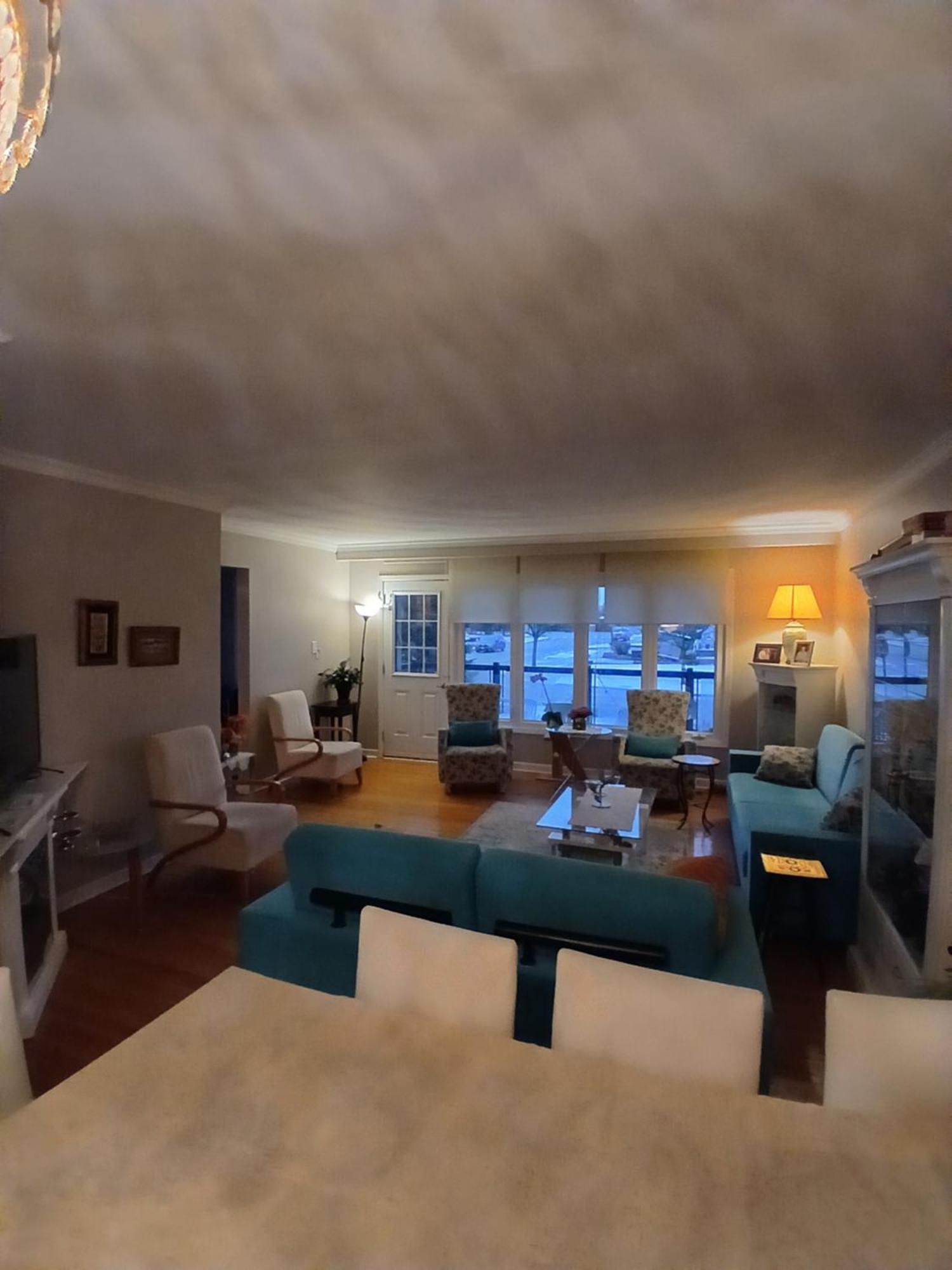 Cozy Apartment With A Spacious Backyard In The Ravine Торонто Екстериор снимка